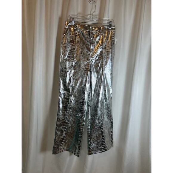 Avec Les Filles Women's 10 Silver Croc Embossed Flare Leg Pants NWT - Picture 3 of 10